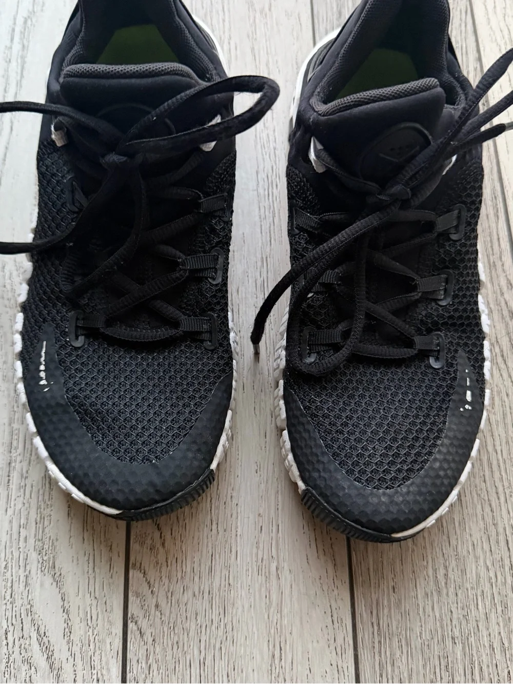 Nike Women’s Free Metcon Run 4 Black and White Athletic Sneakers 8.5